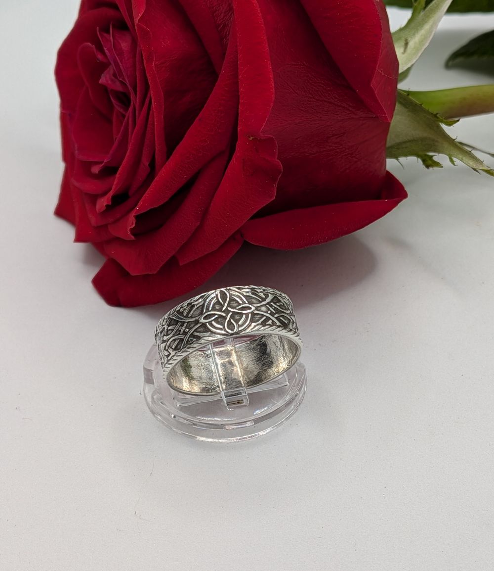 Celtic wedding band sz 10